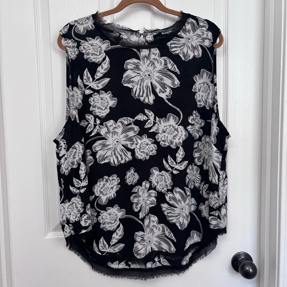 Black Floral Sleeveless Blouse | Who What Wear 3X